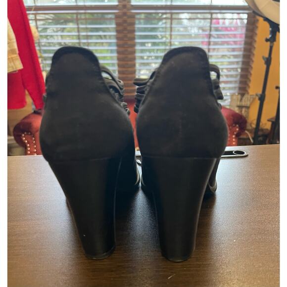 Mia Shellie Black leather PeepToe heels Nova Suede Booties size 7 ($109 retail) - Picture 5 of 6